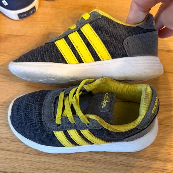 3 pair bundle, boys spring/summer sneakers and water shoes, size 8/9 - Picture 12 of 16